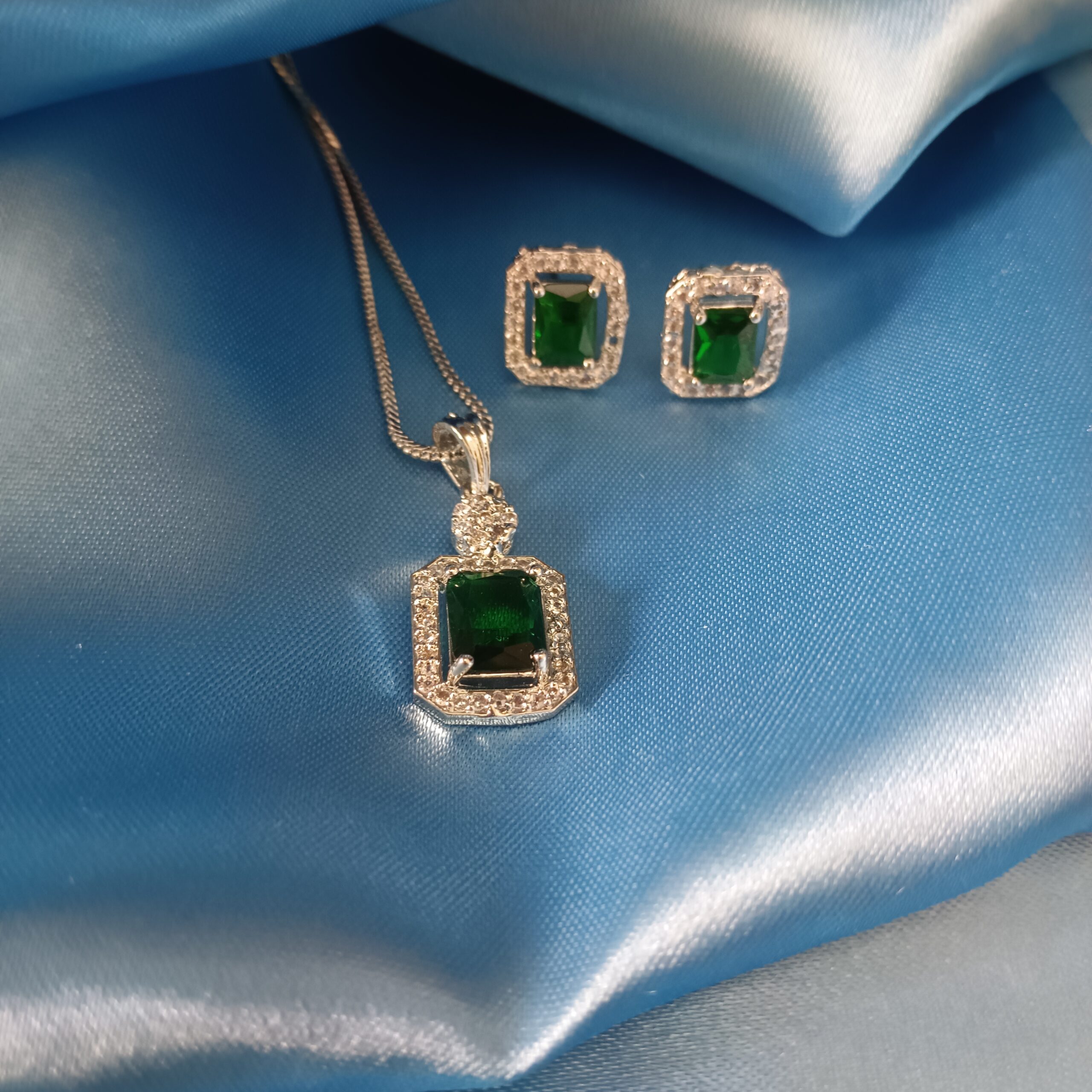 Pendant Set